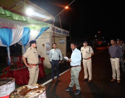 एक्शन में जिला प्रशासन, कलेक्टर एसपी चेक पोस्ट पर
