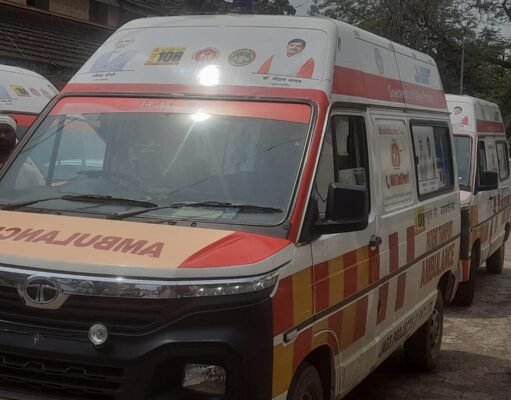 जिले भर के 108 एंबुलेंस वाहनों में हो रहा सरकार का प्रचार