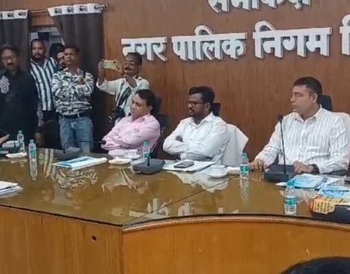 नगर निगम- पुराना भुगतान करने पार्षदों का हंगामा