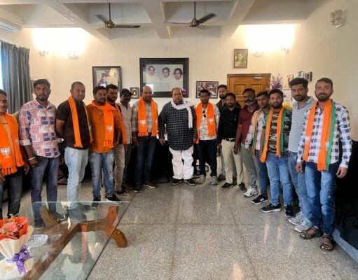 भगवा हुए जुगनू के दिल मे अब भी नाथ रोशन !