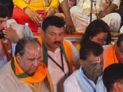 पूर्व कैबिनेट मंत्री दीपक सक्सेना की बेइज्जती, रथ में पीछे खींचा