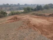 प्राइवेट सड़क बनाने खोद दी सरकारी जमीन, उखाड़ दिए पेड़