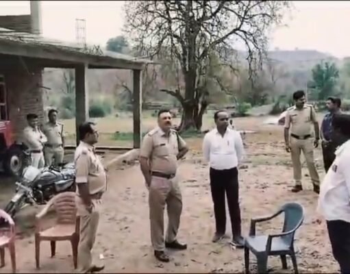 कांग्रेस के आदिवासी विधायक के घर पहुंची पुलिस और आबकारी की फौज