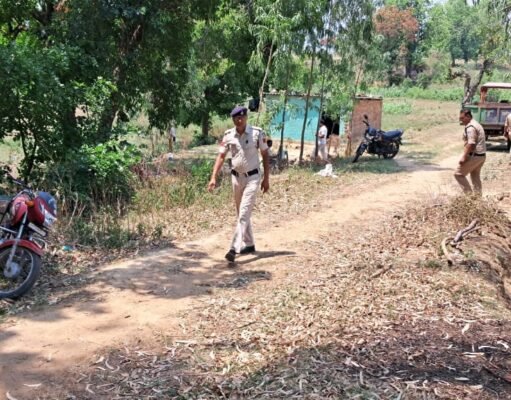 आर्थिक तंगी से परेशान युवक ने की पत्नी की हत्या, खुद भी फांसी पर झूला