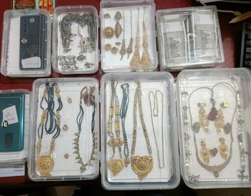 बुर्का पहनकर साडू के घर से उड़ा दिए 16 लाख के जेवर और नगद रुपए