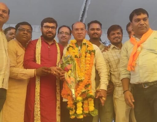 सरकार पर भारी पड़ा दरबार, बमुशिक जीत पाए कमलेश शाह