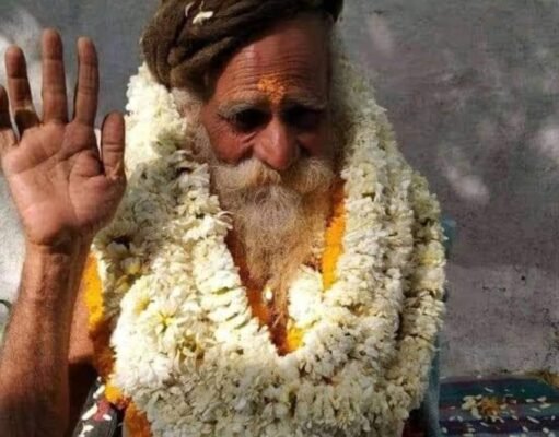 स्वर्गीय महंत कनक बिहारी दास महाराज के खाते से उड़ाए 90 लाख