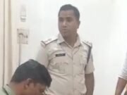 बुधवार प्रभारी मंत्री ने लगाई फटकार, गुरुवार घूस लेने पहुंच गया थानेदार