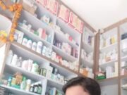 खेती बाड़ी संभाल रहे फार्मासिस्ट, अनाड़ियों भरोसे छोड़ा मेडिकल स्टोर