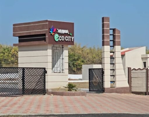 आदिवासियों की जमीनों पर कटने लगी कॉलोनियां !