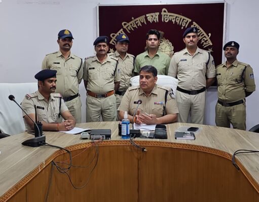 सोशल मीडिया फ्रॉड : पुलिस ने ब्लैक मेलर्स को दबोचा